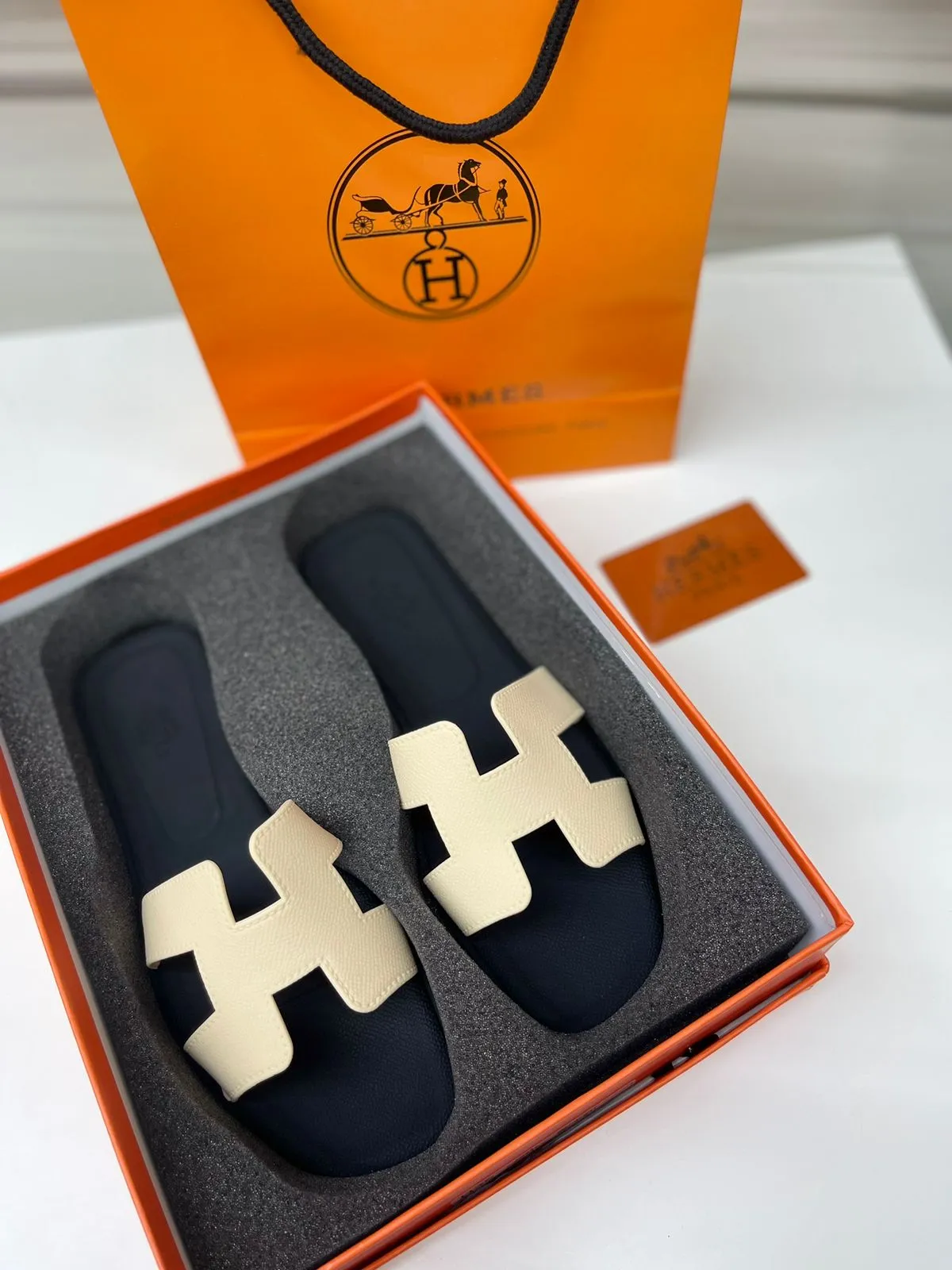𝐇 Oran Leather Matte Flat Sandals