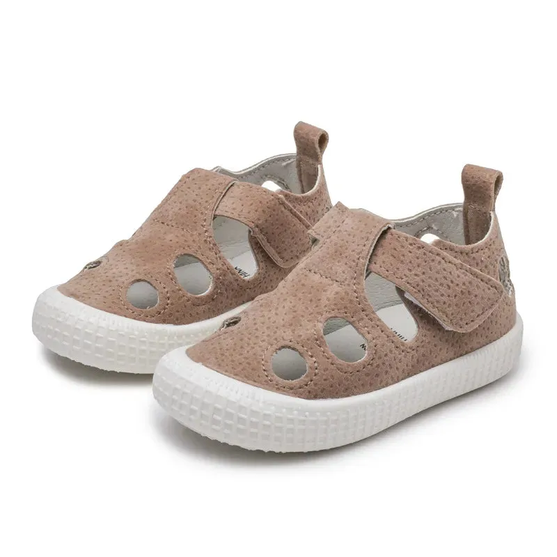 Breathable Closed Toe Sandal Sneakers