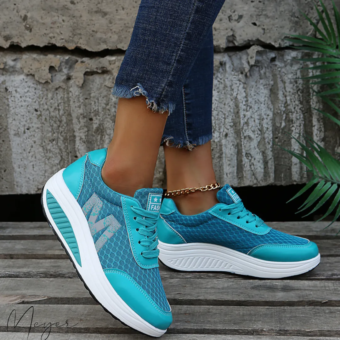 Naomi - Sneakers