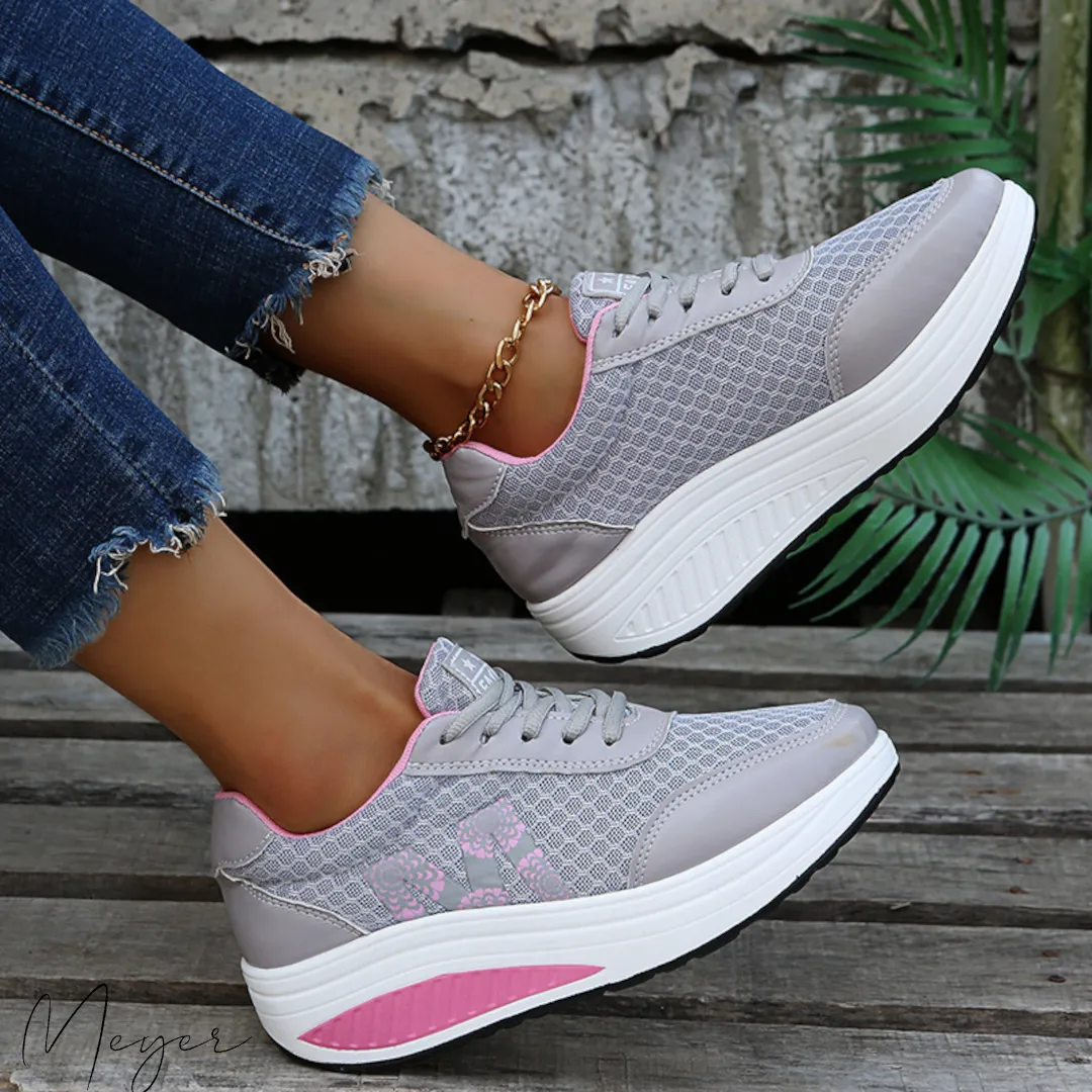 Naomi - Sneakers