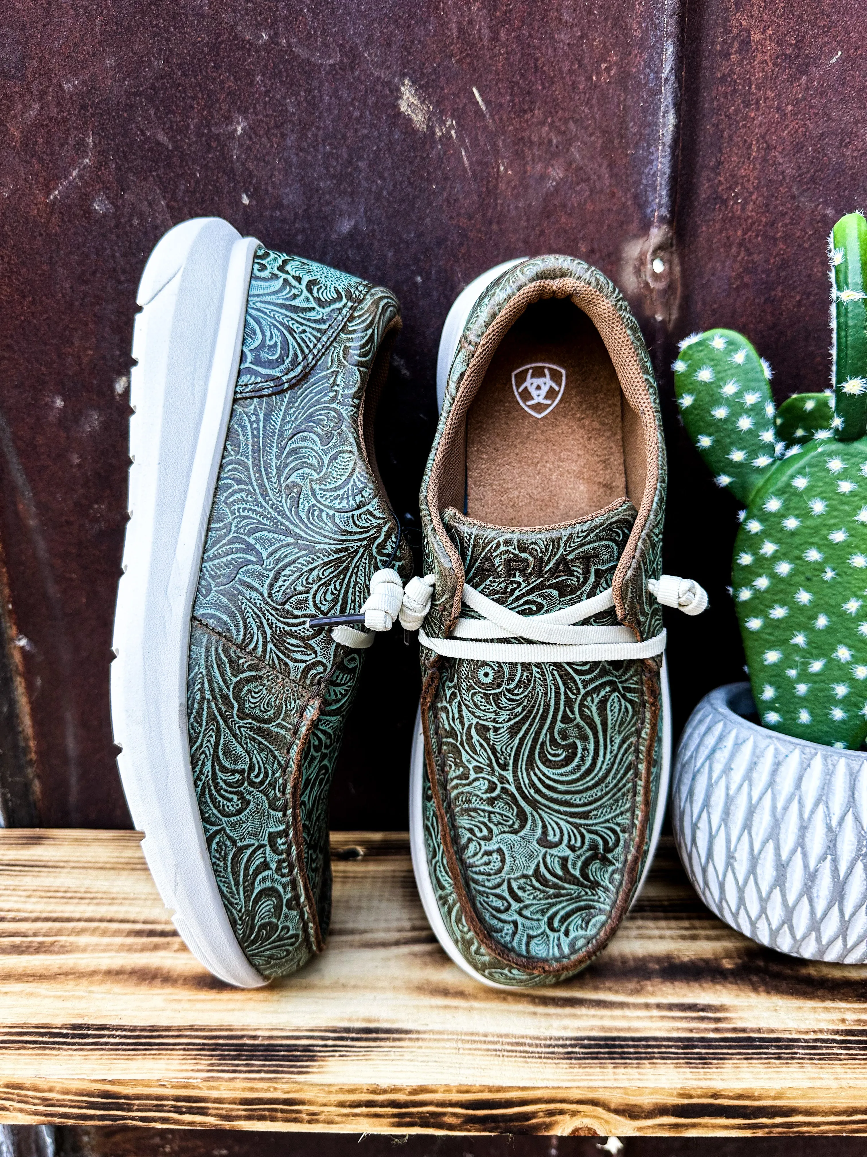 Vintage Turquoise Floral Ariat Hilo