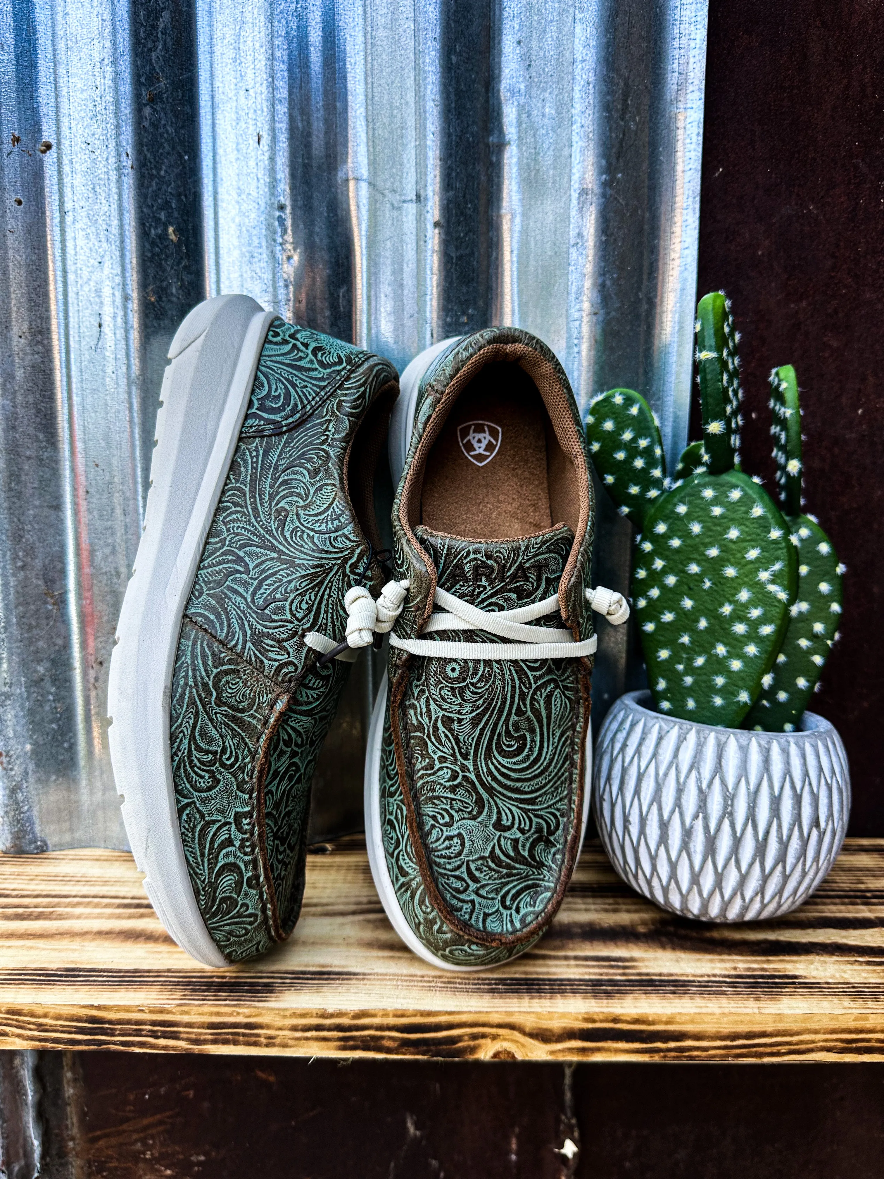 Vintage Turquoise Floral Ariat Hilo